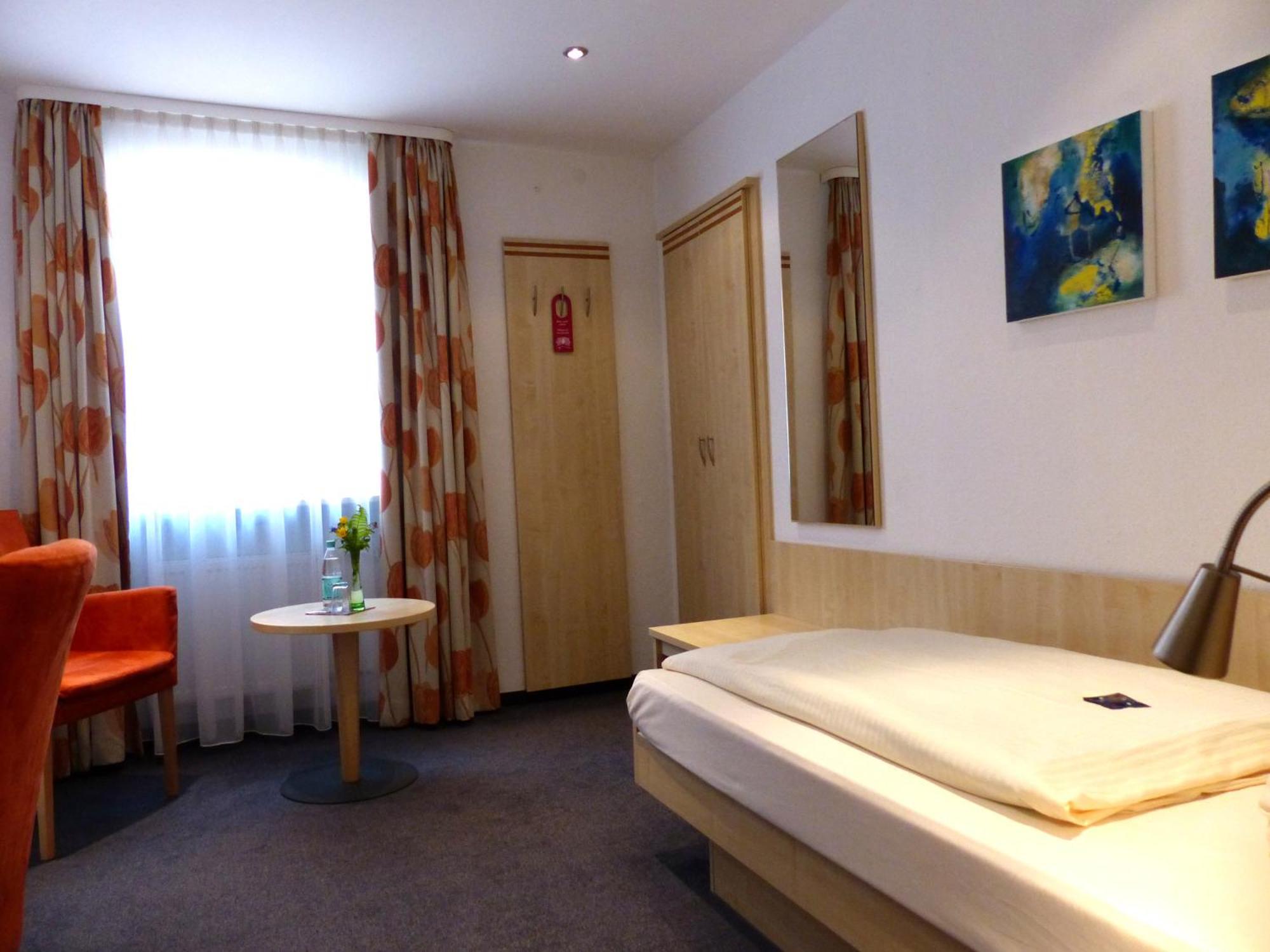Hasi'S Hotel Grafing Zewnętrze zdjęcie